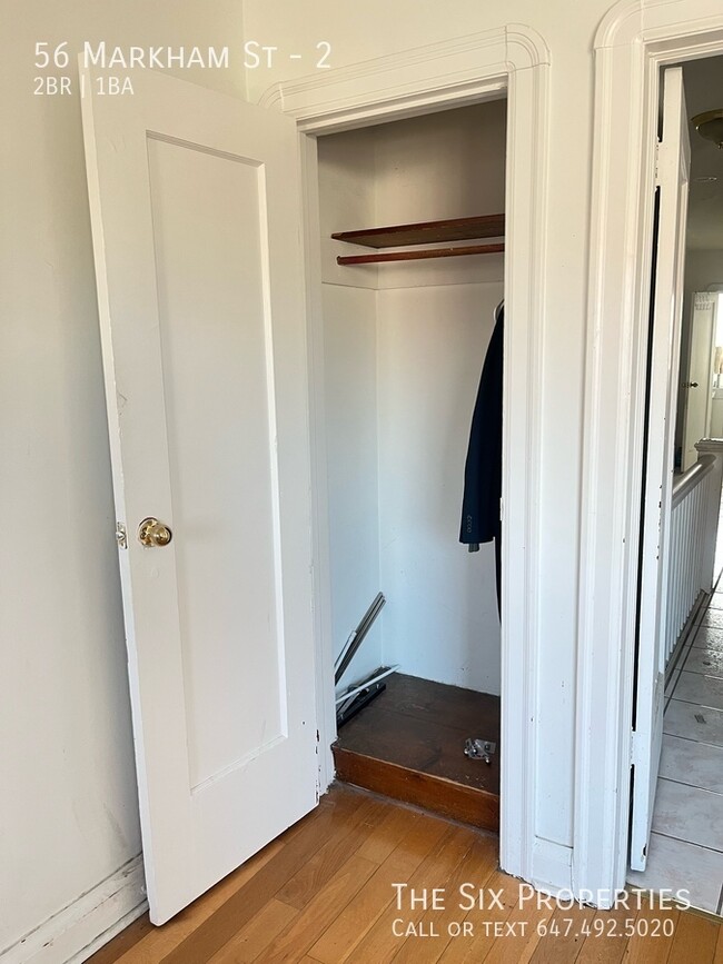 Building Photo - Two Bedroom Upper Level Apartment Near Queen West / Trinity Bellwoods