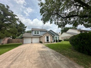 Building Photo - 10118 Spotted Horse Dr
