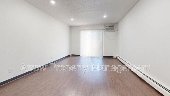 Foto del edificio - 215 E Arbor Ave