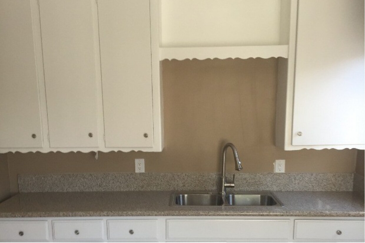 Foto principal - 9305 San Luis Ave