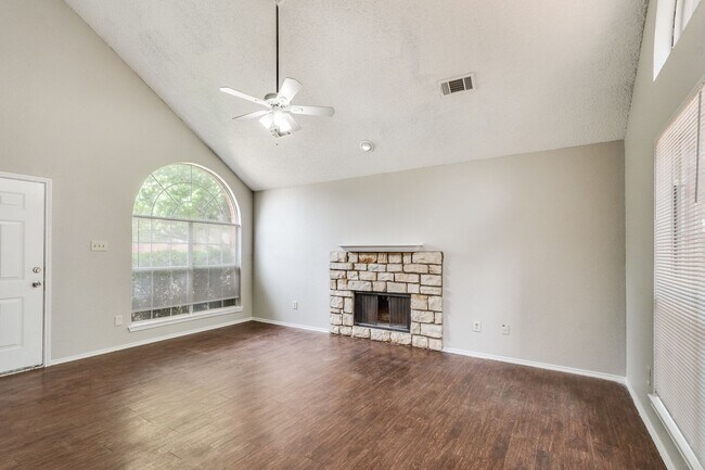 Foto del edificio - 1533 Collin Dr