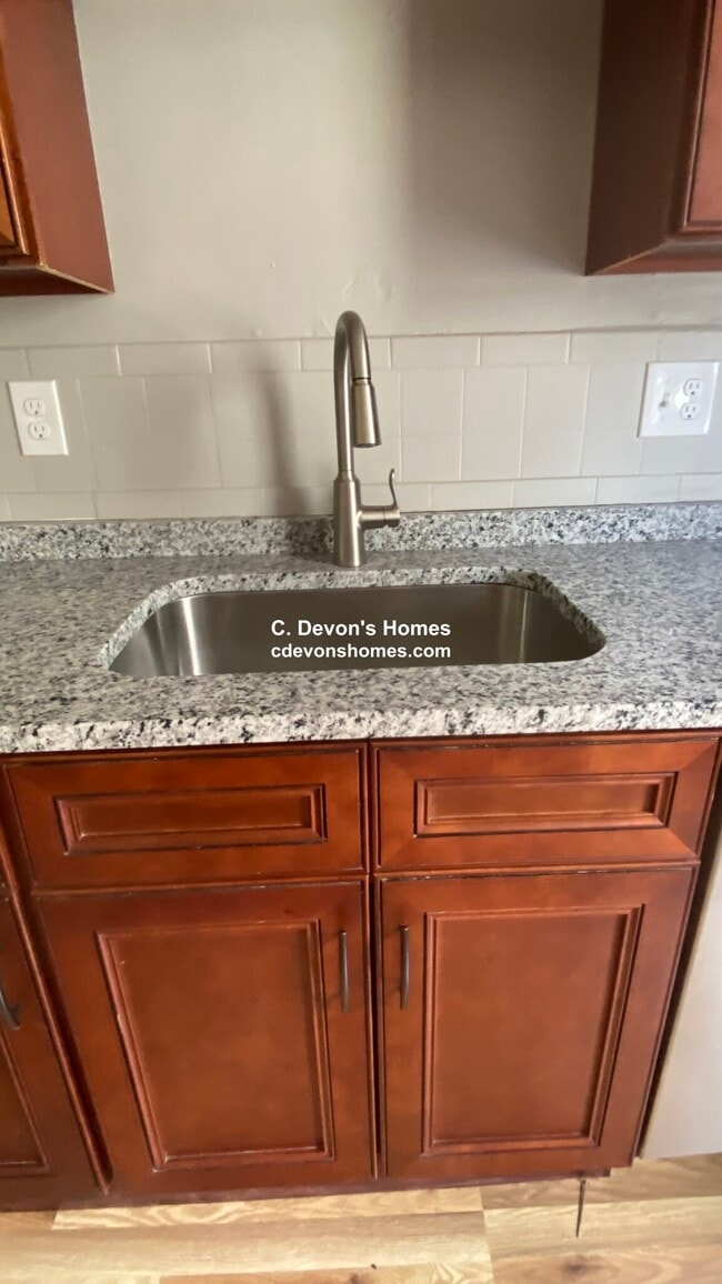 Building Photo - 35 Burchstead Pl