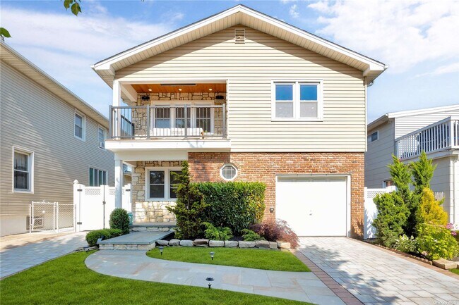 Building Photo - 464 Lindell Blvd