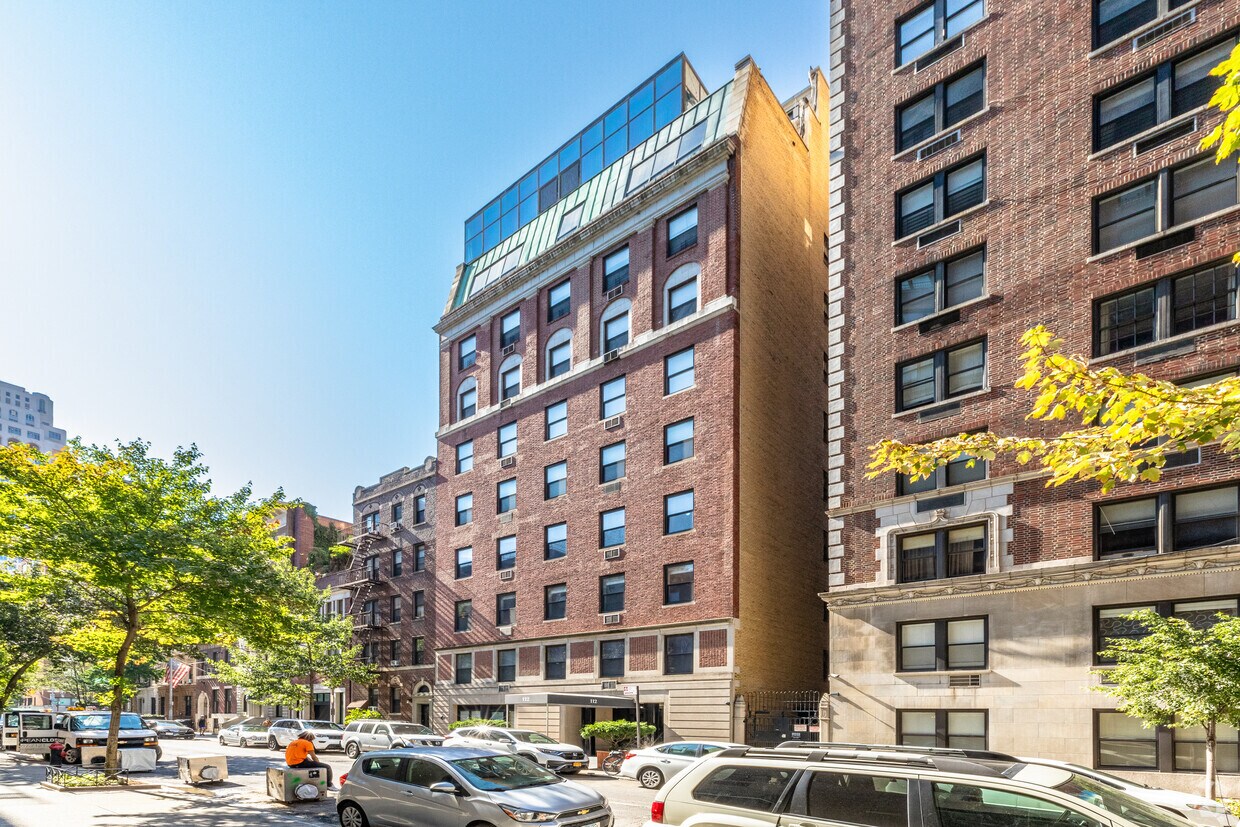 Primary Photo - 112 E 83rd St