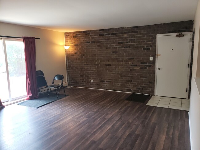 Building Photo - 166 S La Londe Ave