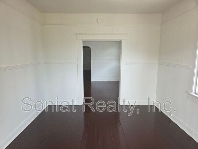 Foto del edificio - 8625 Nelson St