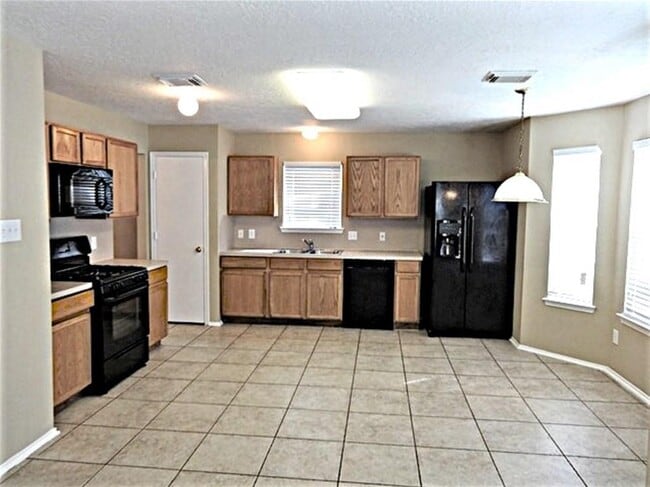 Building Photo - 16403 Lynn Crest Ct