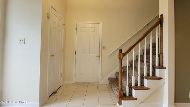 Building Photo - 10520 Bay Pointe Ct