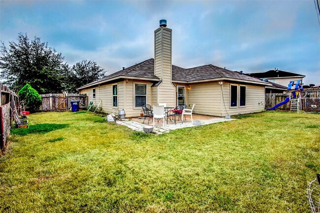 Building Photo - 6351 Ballina Meadows Dr