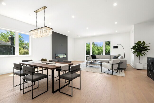 Building Photo - 9214 Washington St