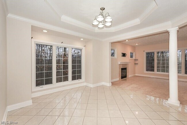 Building Photo - 3729 Edgehill Dr