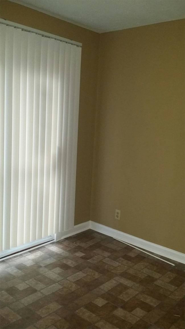 Building Photo - 2761 Rockdale Dr