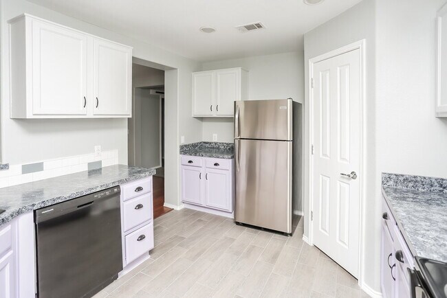 Foto del edificio - 4509 Sheldon Trail