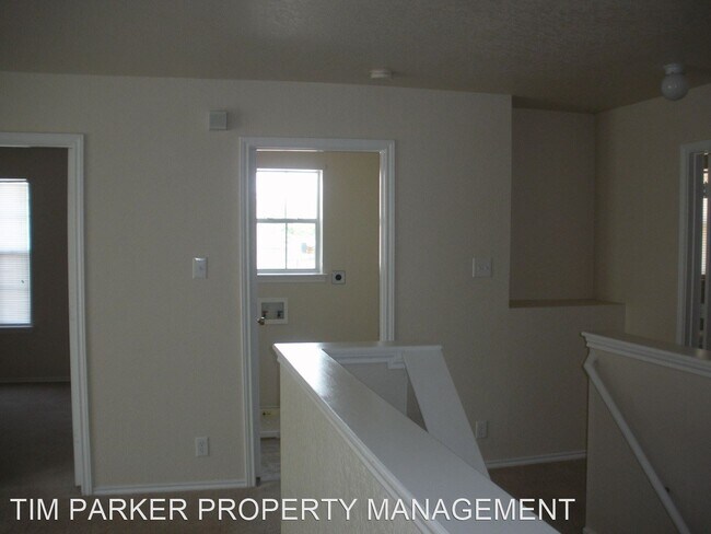 Foto del edificio - 3 br, 2.5 bath House - 11118 Victory Cavern