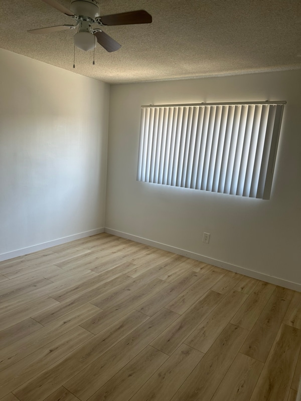 Foto del edificio - 8024 Owensmouth Ave