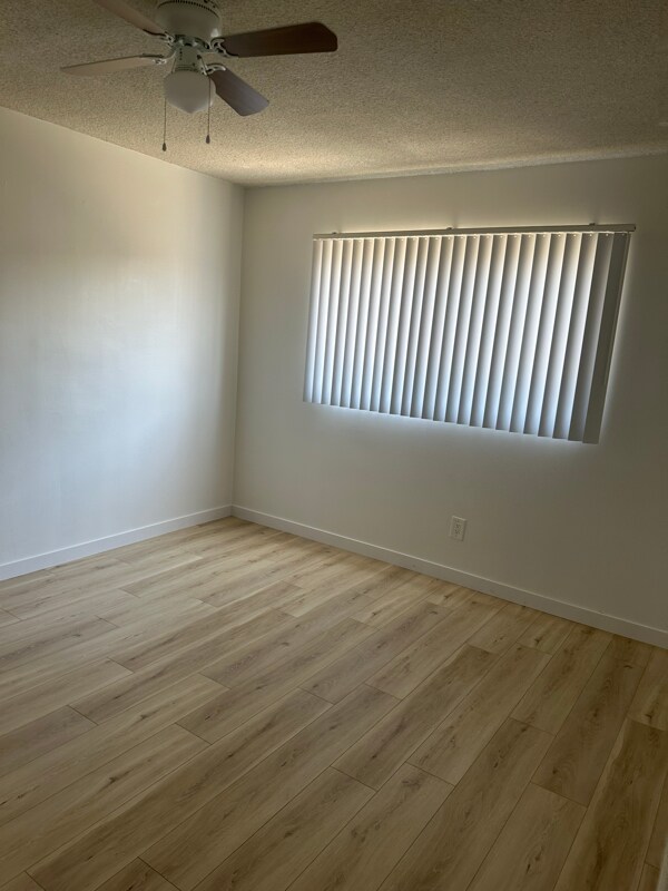 Foto del edificio - 8200 Owensmouth Ave