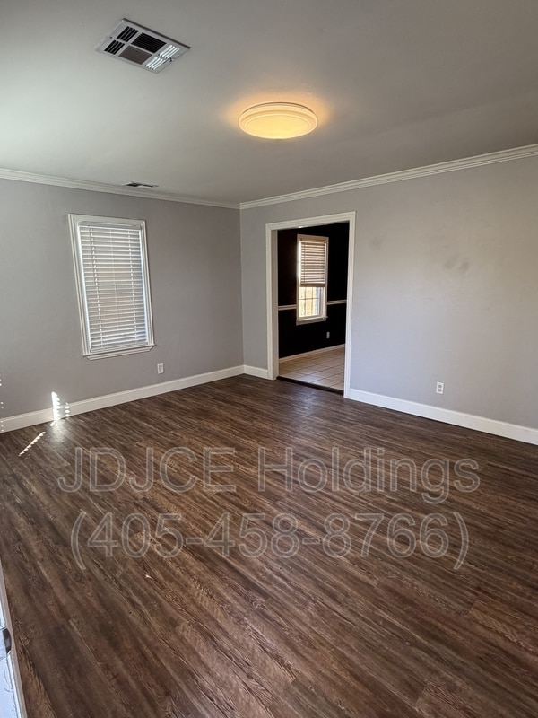 Foto del edificio - 906 N Lilac Ln