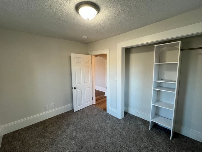 Building Photo - Beautiful 2 Bedroom 1 Bath House