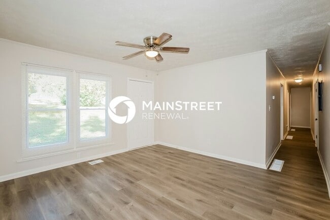 Building Photo - 4 Bedroom Pet-Friendly Home in STOCKBRIDGE...