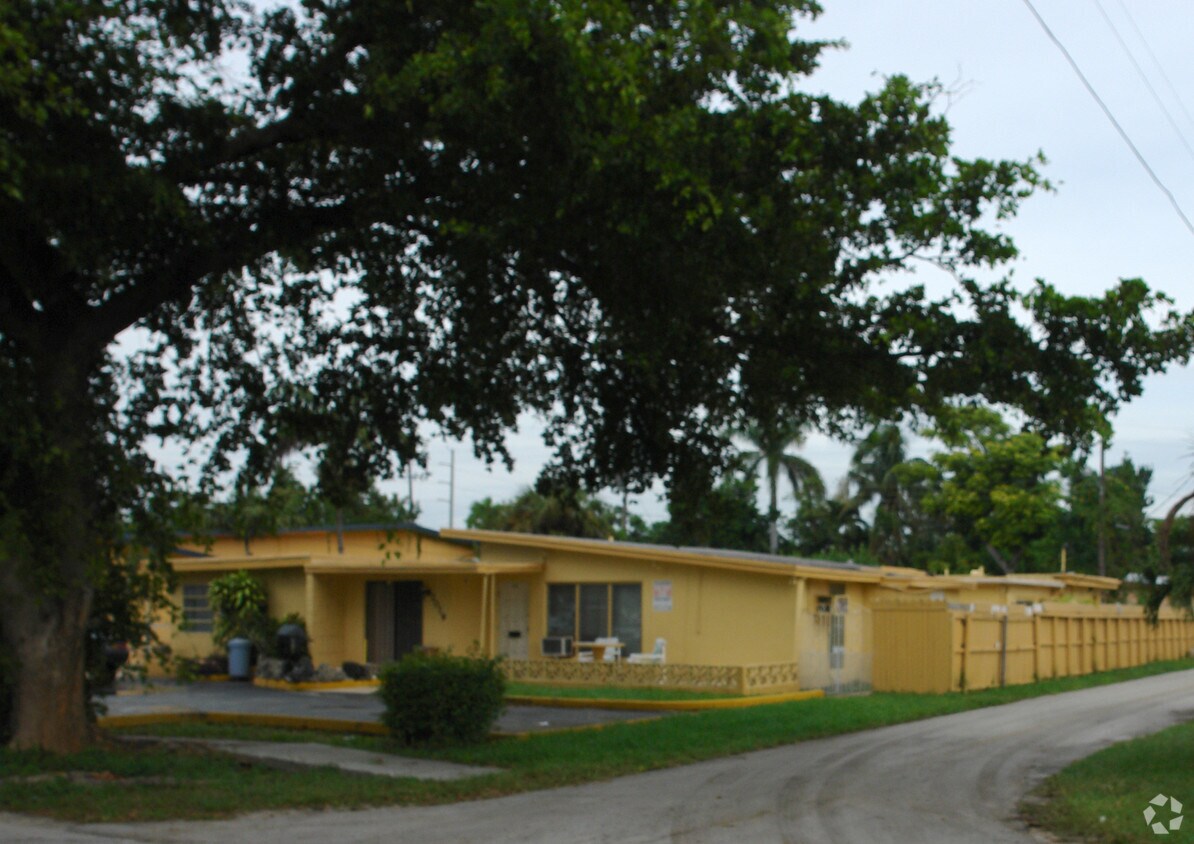 2019 Fletcher St Apartments in Hollywood, FL