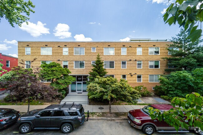 Building Photo - 420 16th St SE