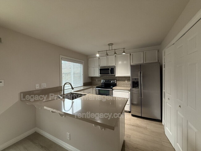 Foto del edificio - 2298 Sierra Blvd