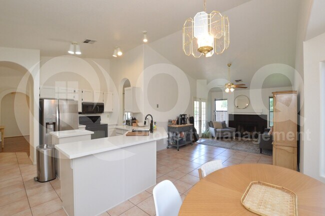 Foto del edificio - 6609 N 85th Dr