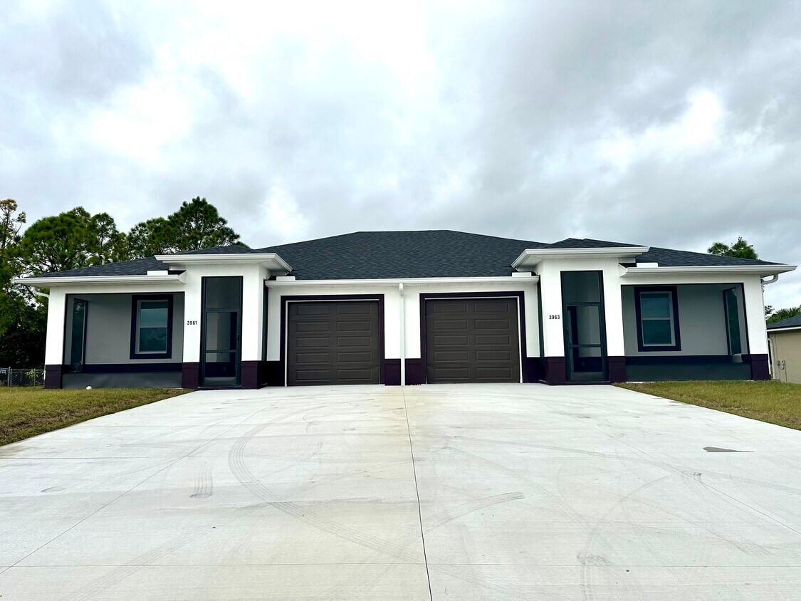 Foto principal - 3961 Sunset Rd