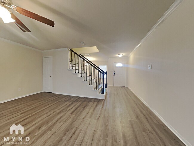 Building Photo - 12939 Almeda Crossing Ct