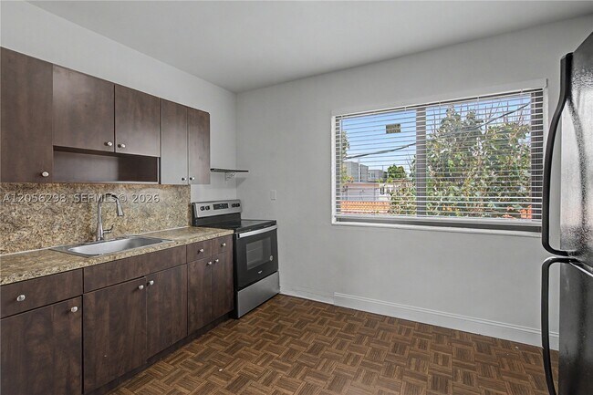 Foto del edificio - 600 SW 9th St