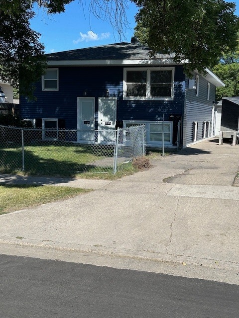 Building Photo - 2127 9th Ave S