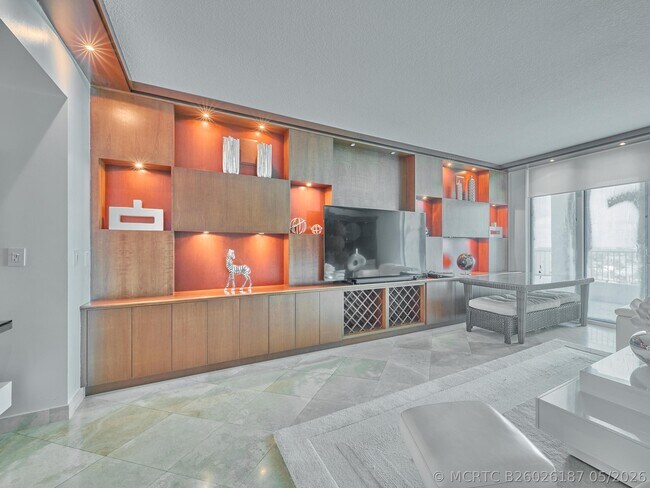 Building Photo - 3720 S Ocean Blvd