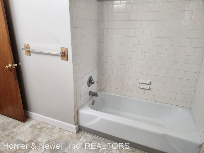 Building Photo - 3 br, 2 bath House - 6524 Battlewood Road