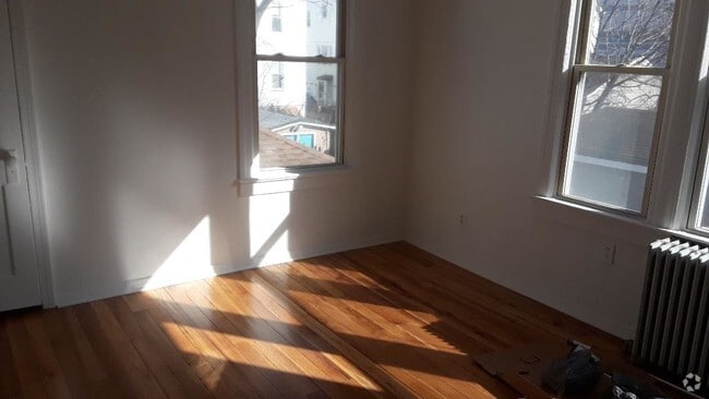 Building Photo - 122 Marsellus Pl