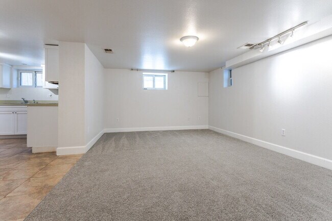 Building Photo - Updated Lower-Level Apartment Steps From Downtown Littleton!
