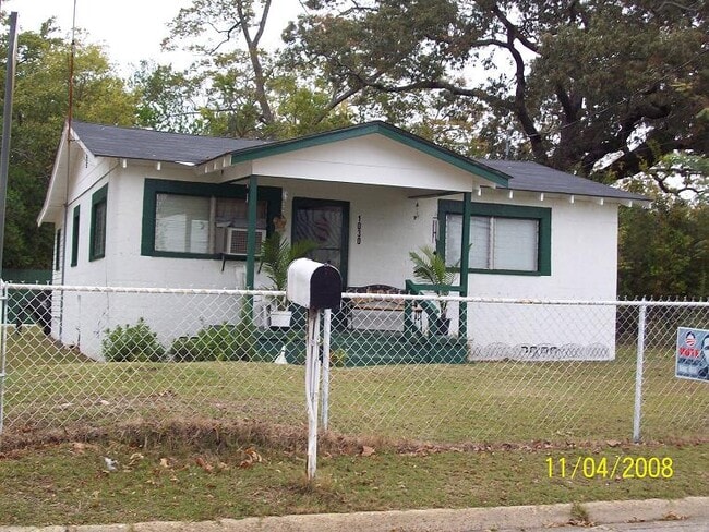 Foto del edificio - 1030 Chickasaw St
