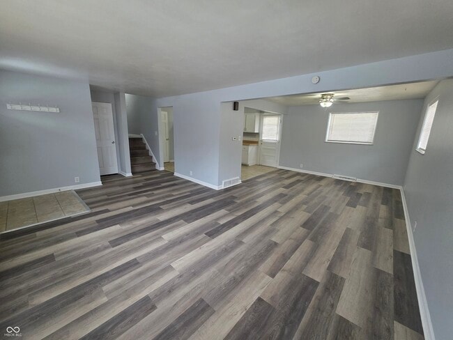 Building Photo - 10166 Southeastern Ave