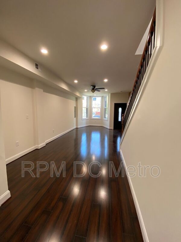 Building Photo - 1510 1st St NW
