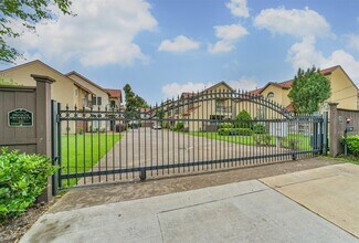 Building Photo - 11025 Robin Hood Ct