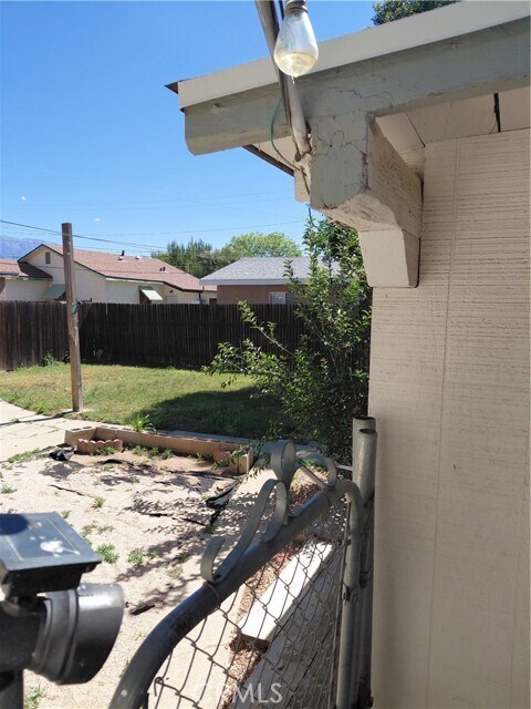 Foto del edificio - 974 Edgar Ave
