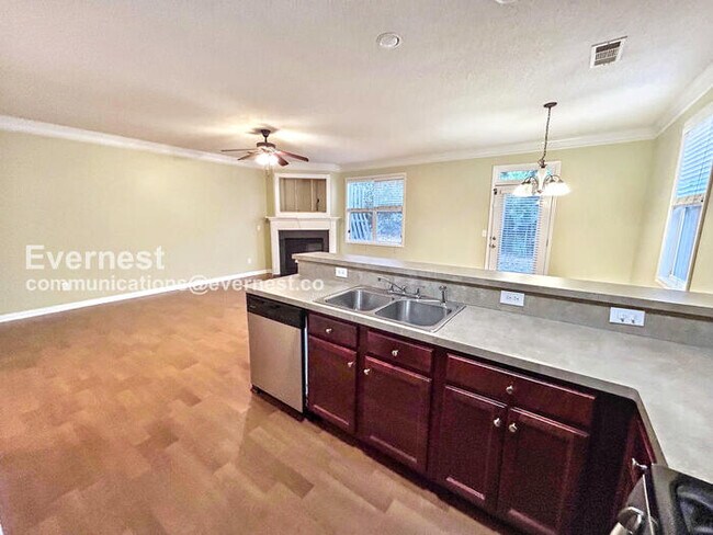 Foto del edificio - 7073 Blairs View Dr