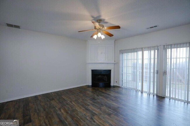 Building Photo - 4645 Valais Ct