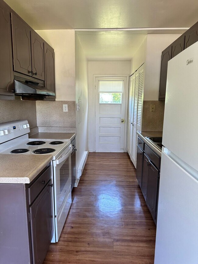 Building Photo - 7610 Bellehaven Drive (Unit 8)