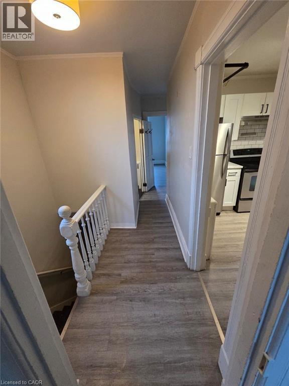 Photo du bâtiment - 298 Emerald St N