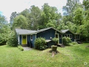 Building Photo - 15 Chestnut Creek Rd