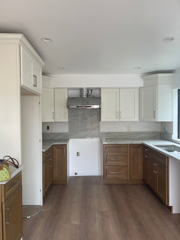Foto del edificio - 204 E 220th St