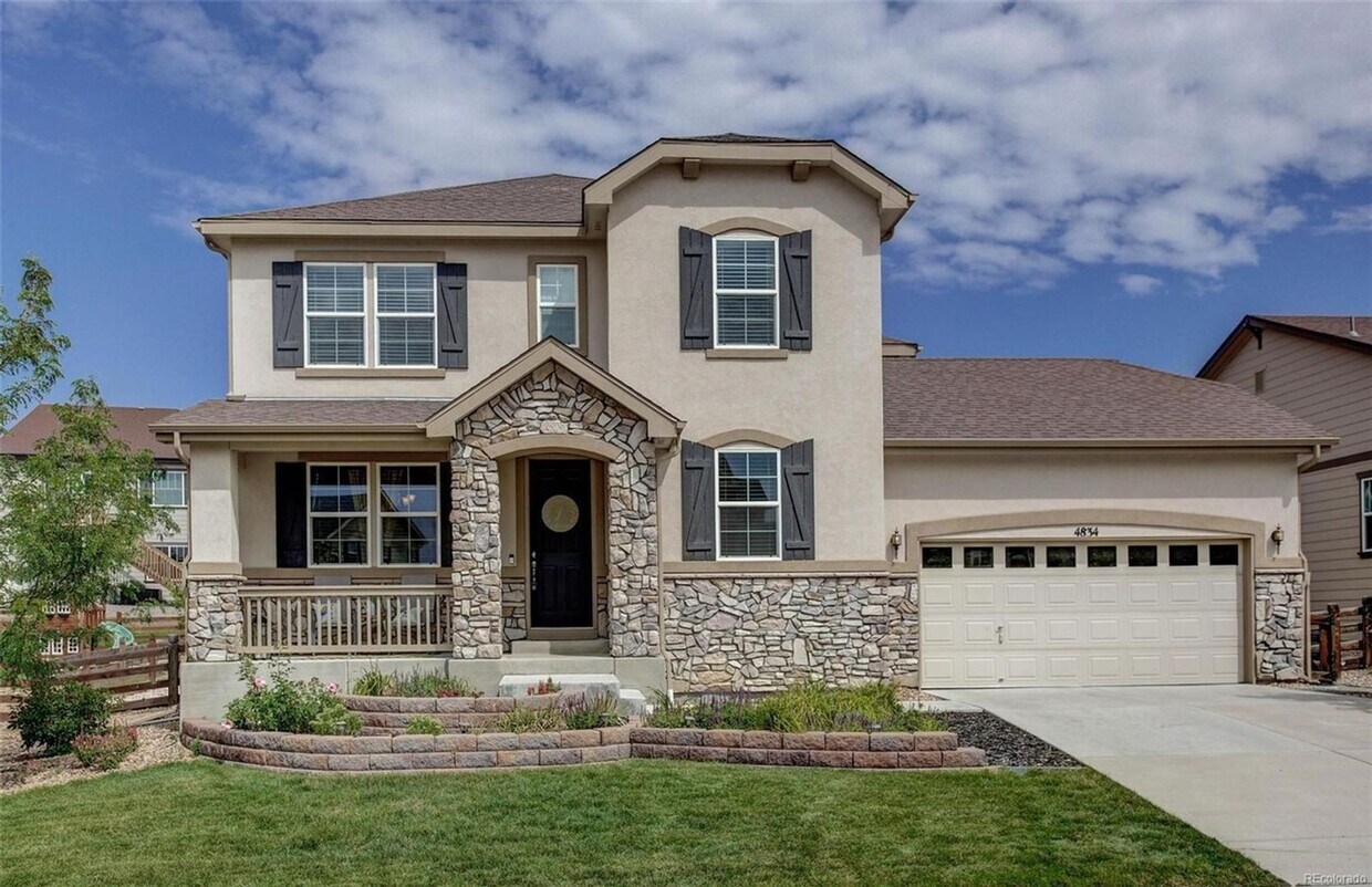 Primary Photo - Gorgeous home in cherry creek schools in C...