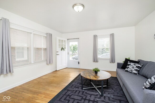 Foto del edificio - 1616 Cord St