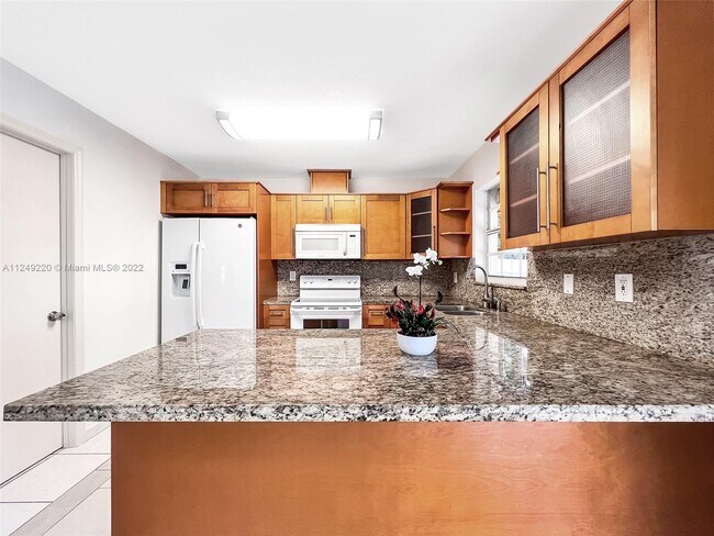 Foto del edificio - 3650 SW 27th St
