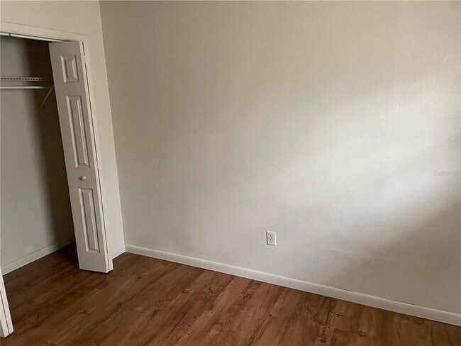 Foto del edificio - 829 Lime Ave